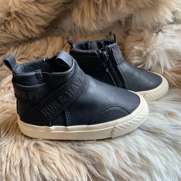 Baby Zara shoe - Picture 2 of 5